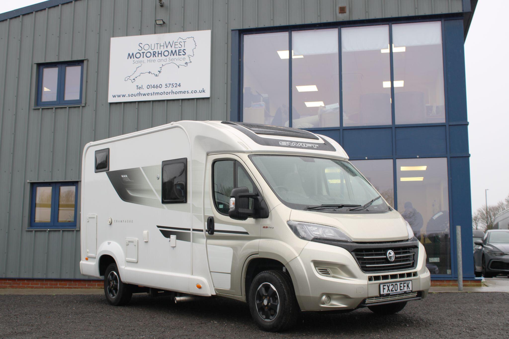 Swift Escape Compact C205